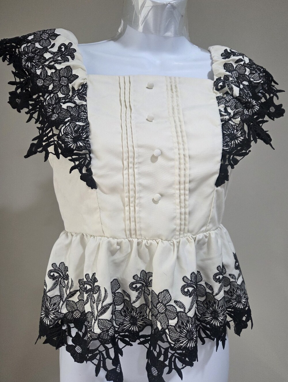 Natural Beaty Basic Cream Peplum Top with Black Lace Trim Sz.S